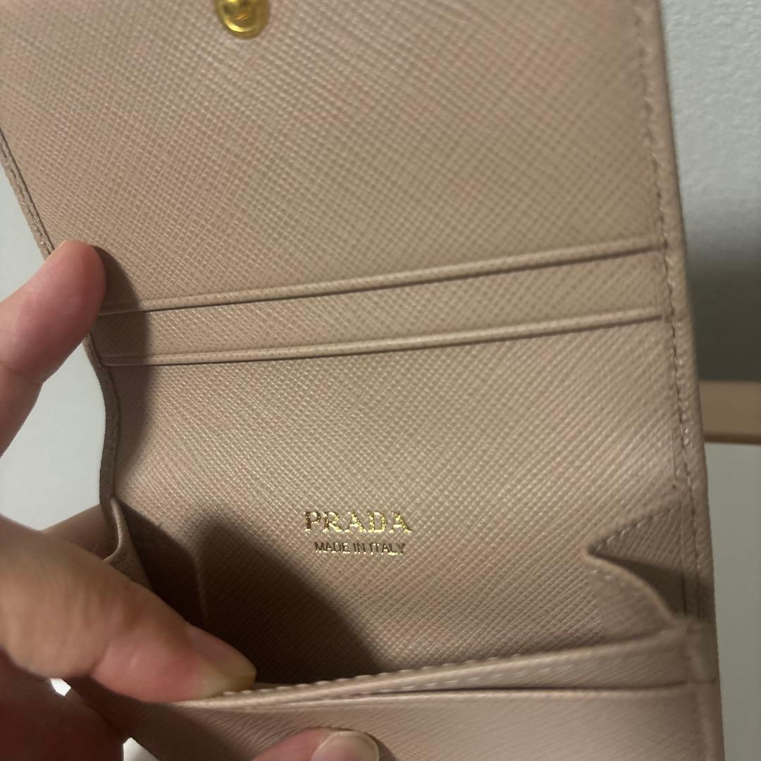 【myumyu】PRADA ベージュレザー 名刺入れ