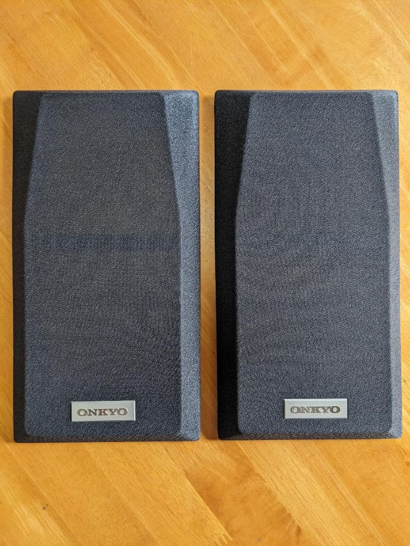 美しい形状と音を持つ ONKYO D-112EXTスピーカーペア