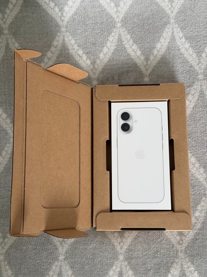 【新品未開封】iPhone17 256GB ホワイト simフリー　国内版