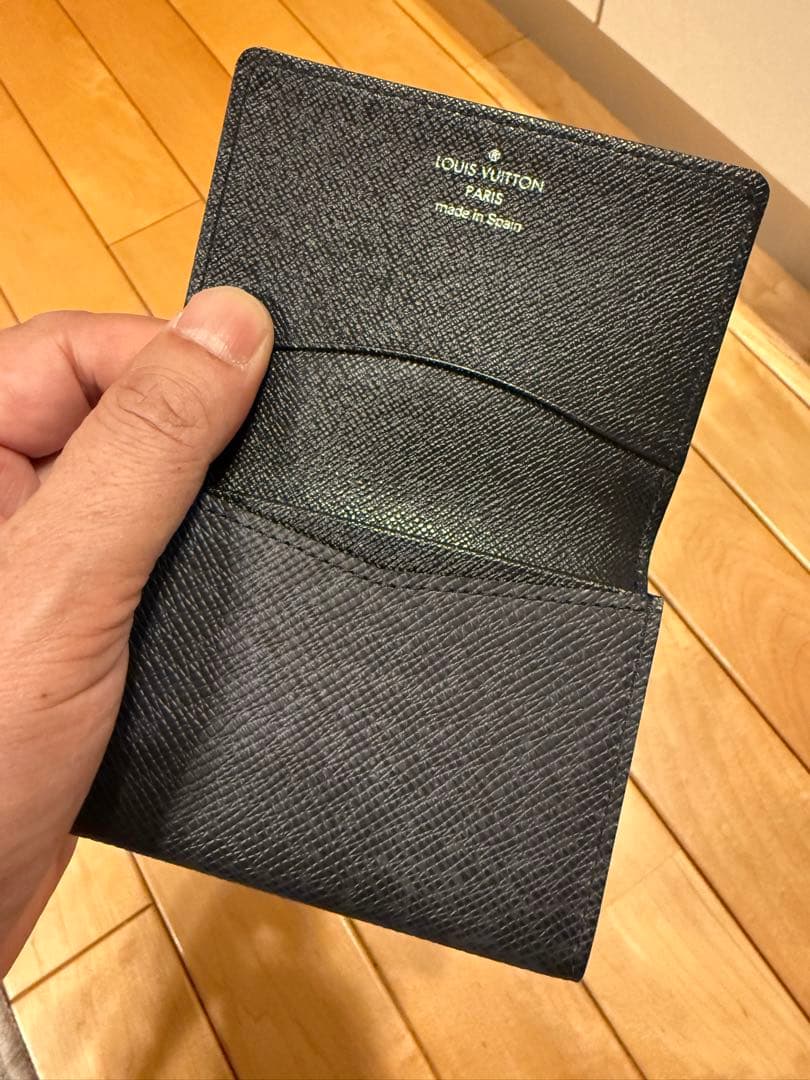 Louis Vuitton ブラック名刺入れ　中古