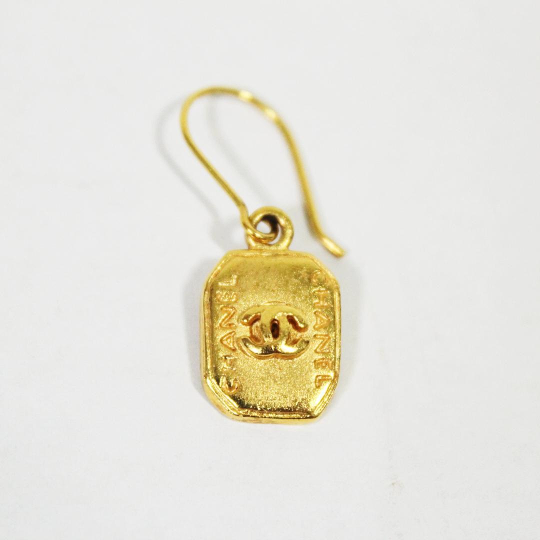 美品 シャネル ピアス ココマーク 片耳 フック型 ゴールド CHANEL