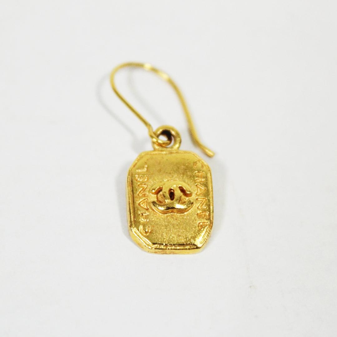 美品 シャネル ピアス ココマーク 片耳 フック型 ゴールド CHANEL