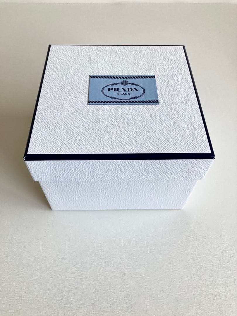 未使用 PRADA ポーセリン アクセサリー ジュエリー ケース 陶器