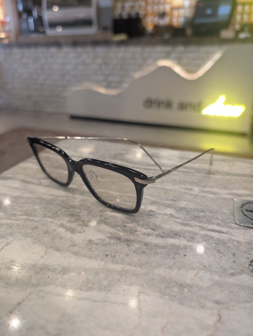 【限定値下】Thom Browneトム・ブラウン 調光サングラス 53cm