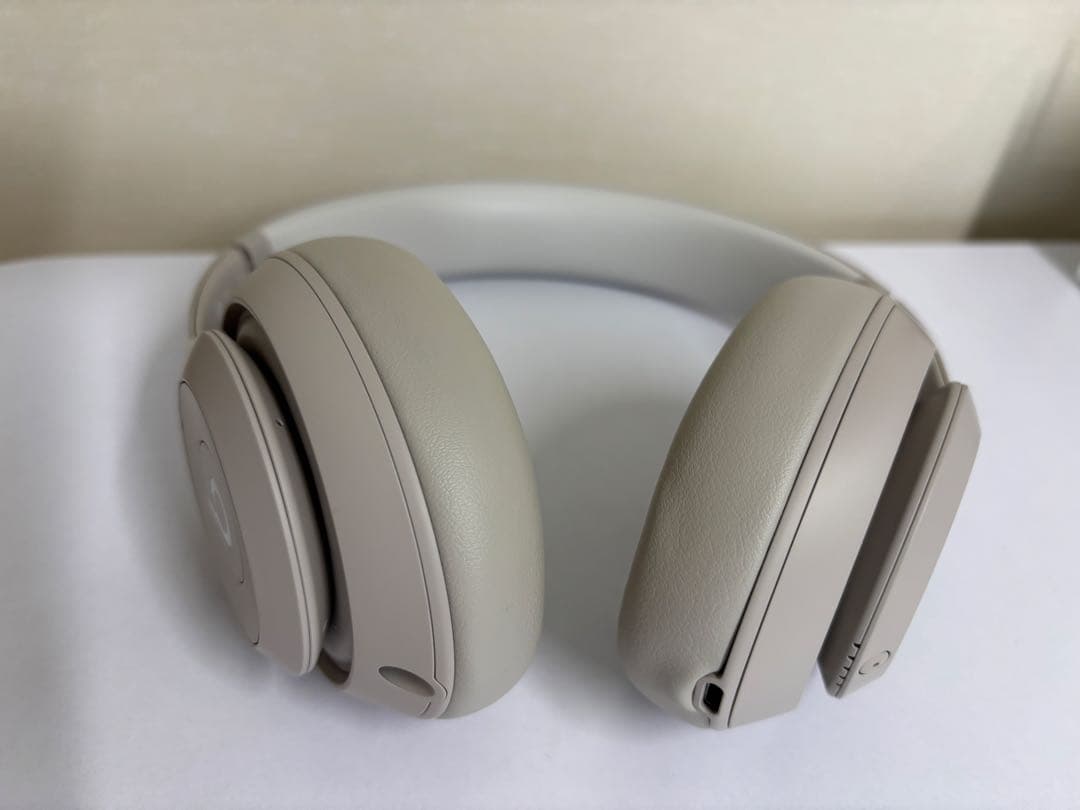 Beats Studio Pro ワイヤレスヘッドホン ベージュ