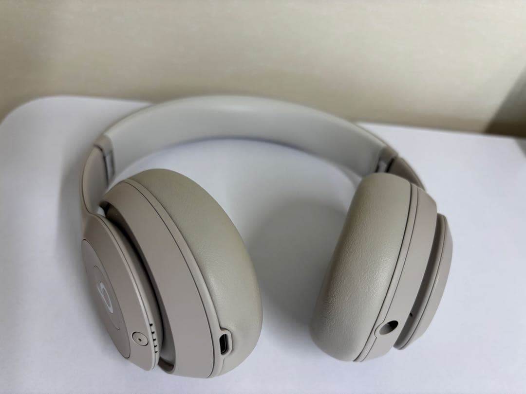 Beats Studio Pro ワイヤレスヘッドホン ベージュ