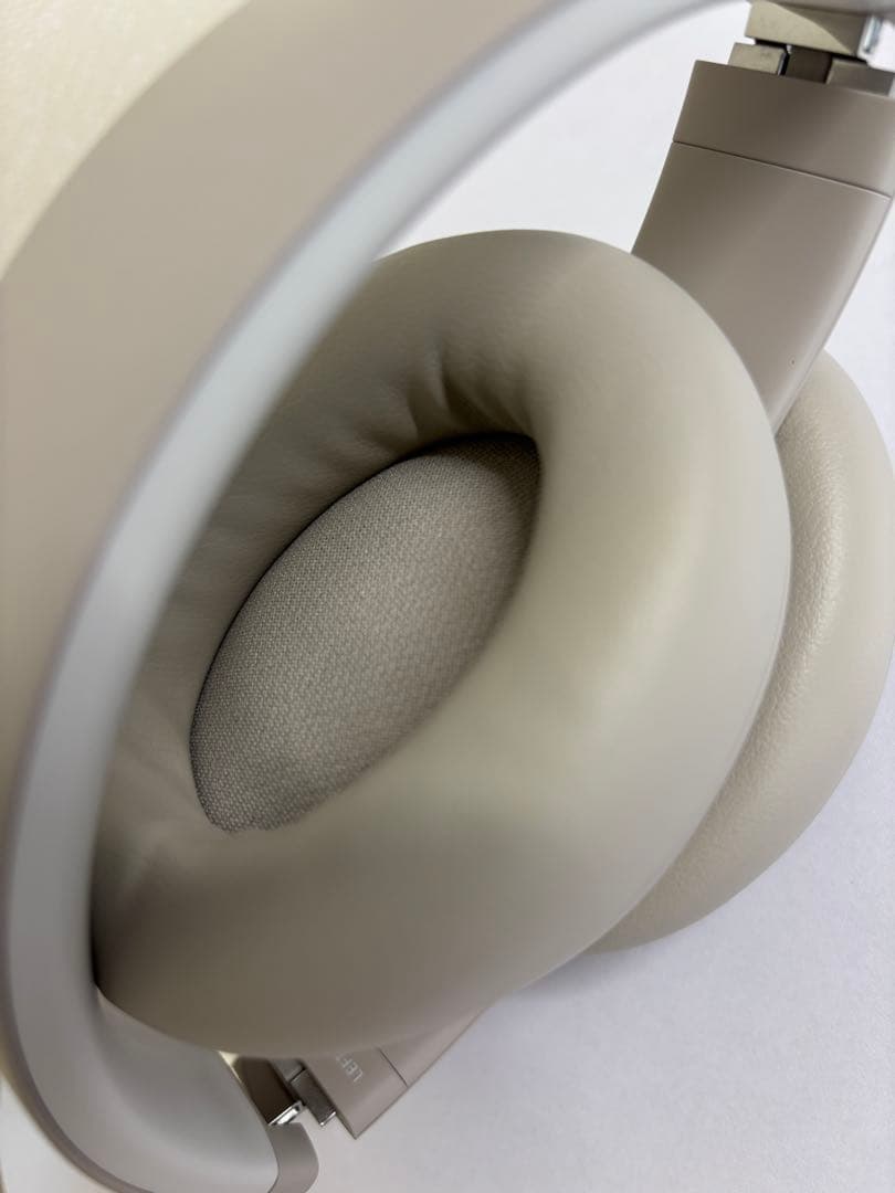 Beats Studio Pro ワイヤレスヘッドホン ベージュ