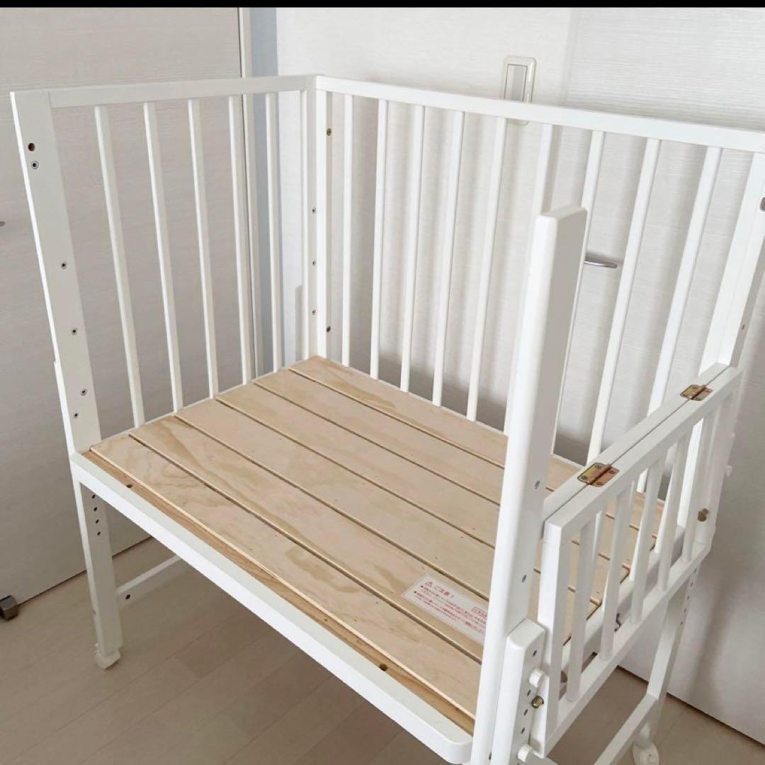 大和屋　ベビーベッド　そいねーるミニ　ホワイト　サポートベルト　マットレス付き