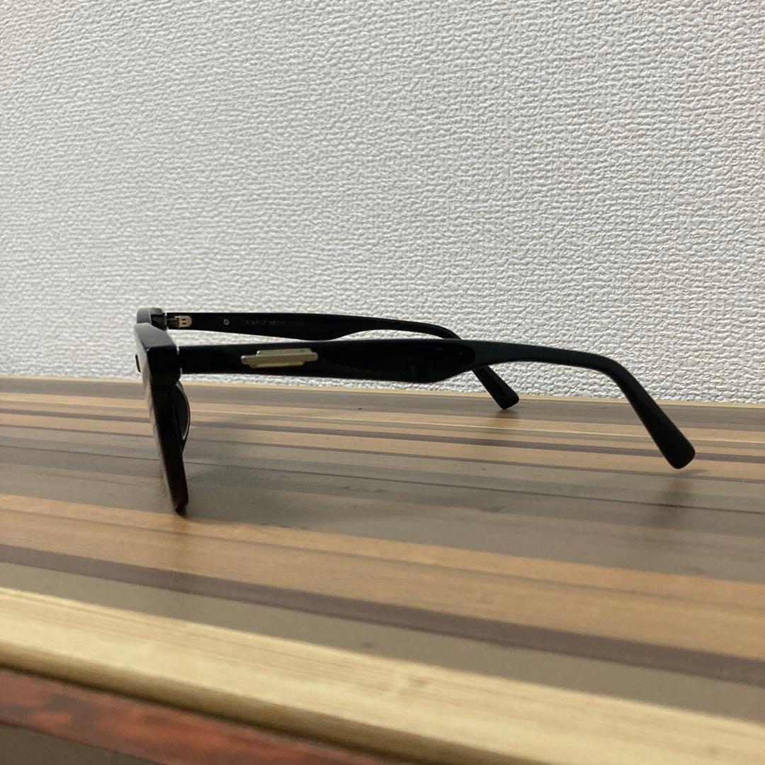 GENTLE MONSTER 。スクエアサングラス LILIT 。