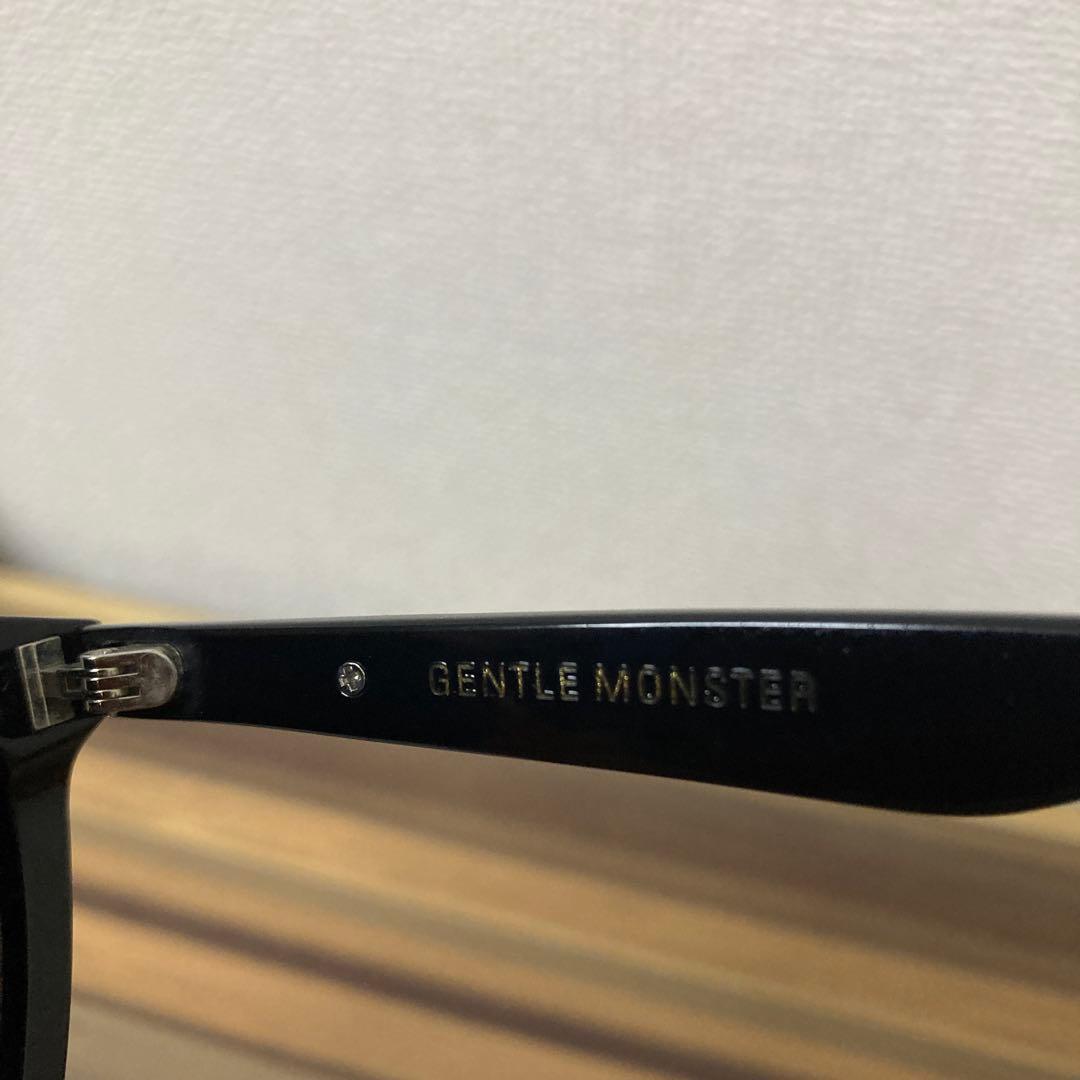 GENTLE MONSTER 。スクエアサングラス LILIT 。