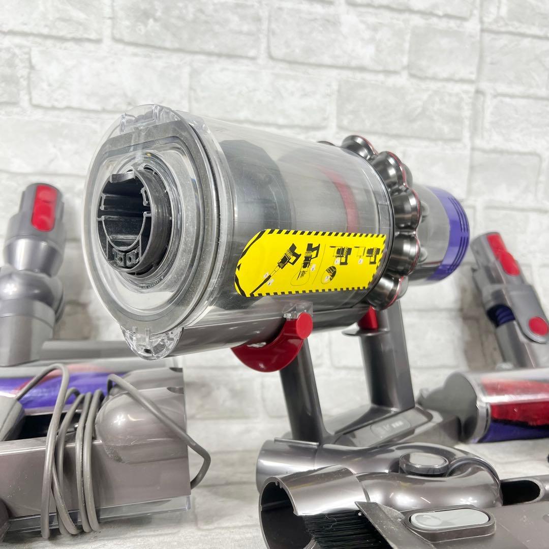 Dyson ダイソン V10 スティッククリーナー本体 各種アタッチメント付き