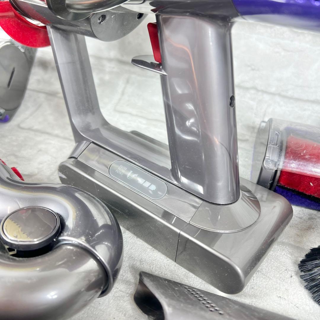 Dyson ダイソン V10 スティッククリーナー本体 各種アタッチメント付き