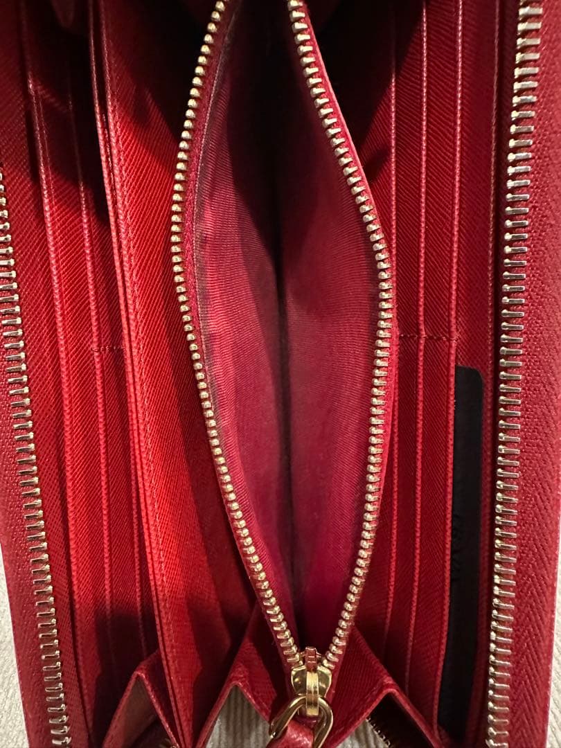 ★タイムセール★PRADA プラダ　ラウンドファスナー　長財布　赤　レッド