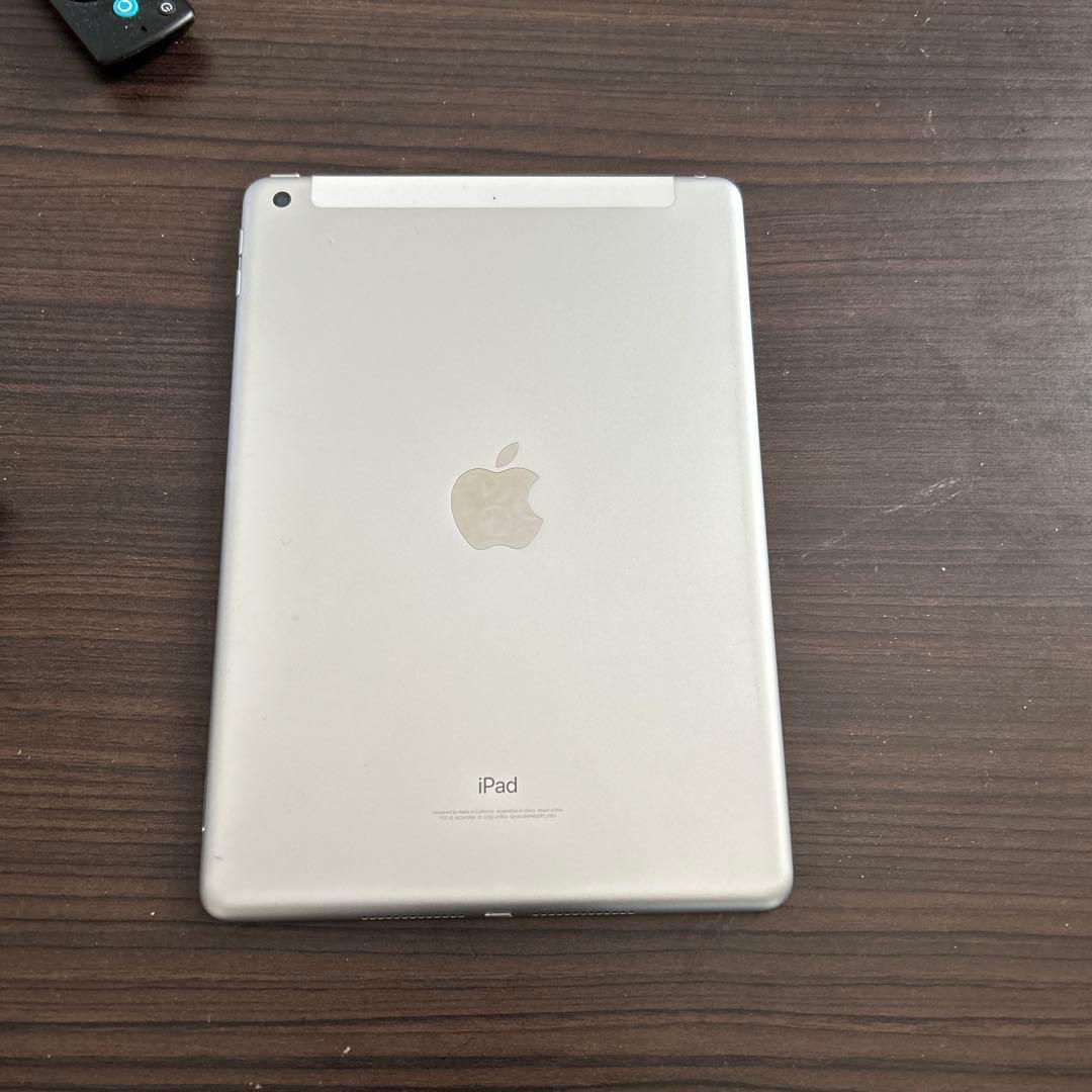 iPad，第6世代　Wi-Fi cellular32gb ９.7インチ