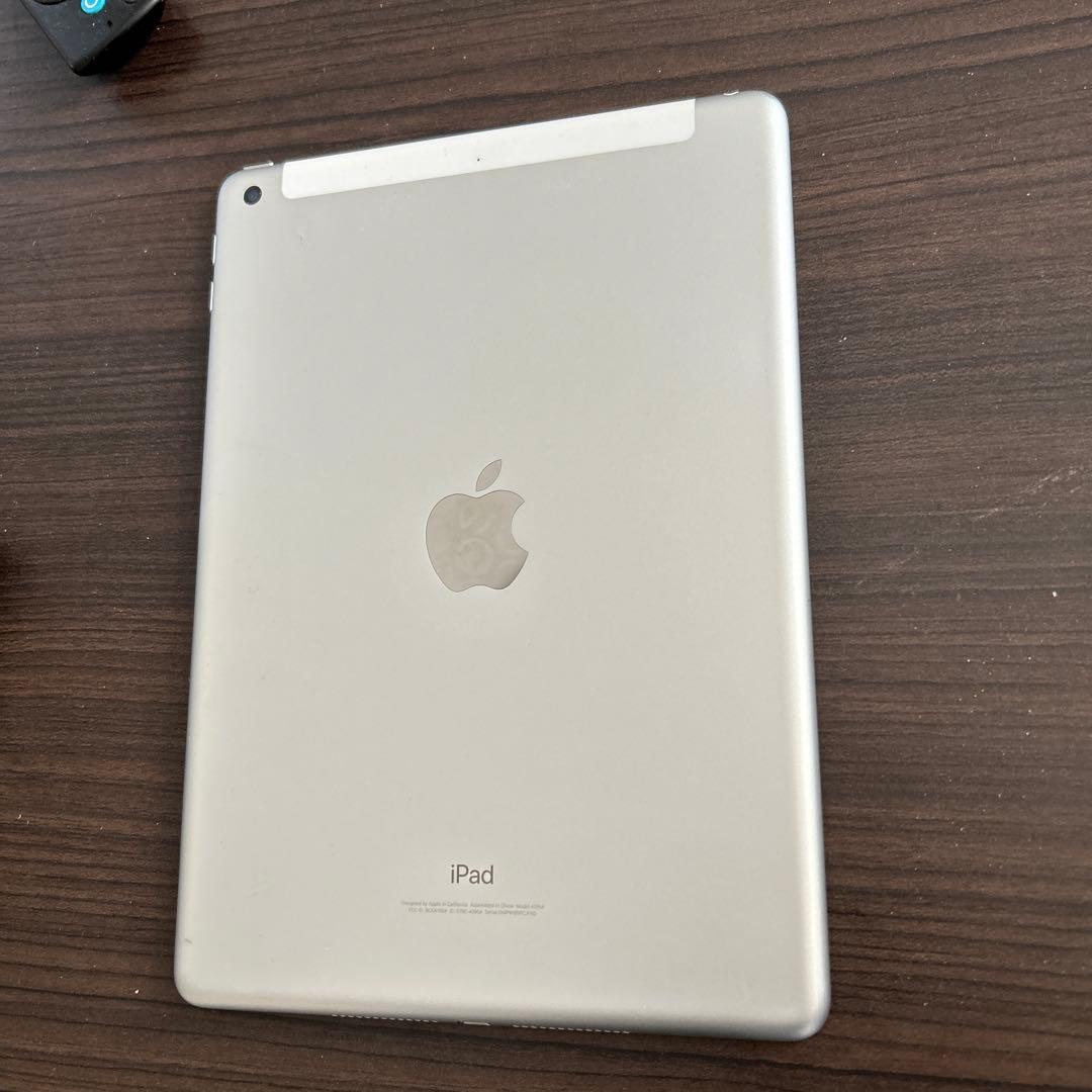 iPad，第6世代　Wi-Fi cellular32gb ９.7インチ