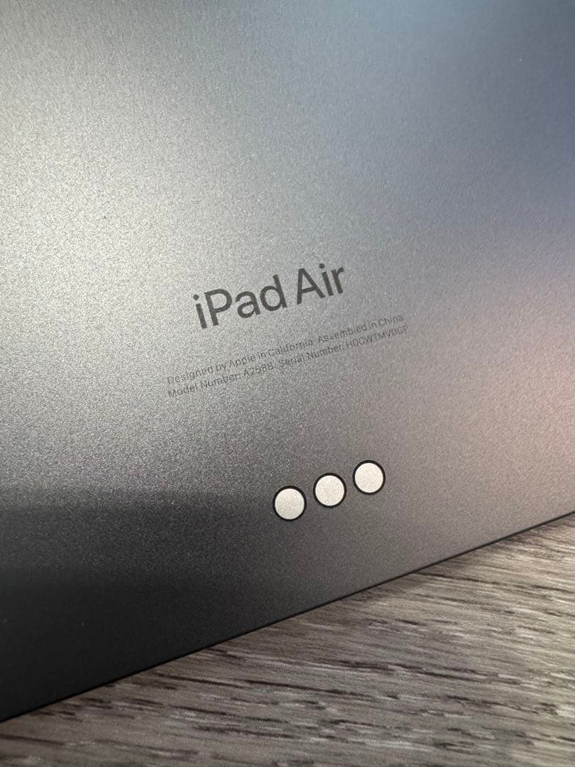 Apple iPad Air 第5世代 M1 バッテリー96% スペースグレイ