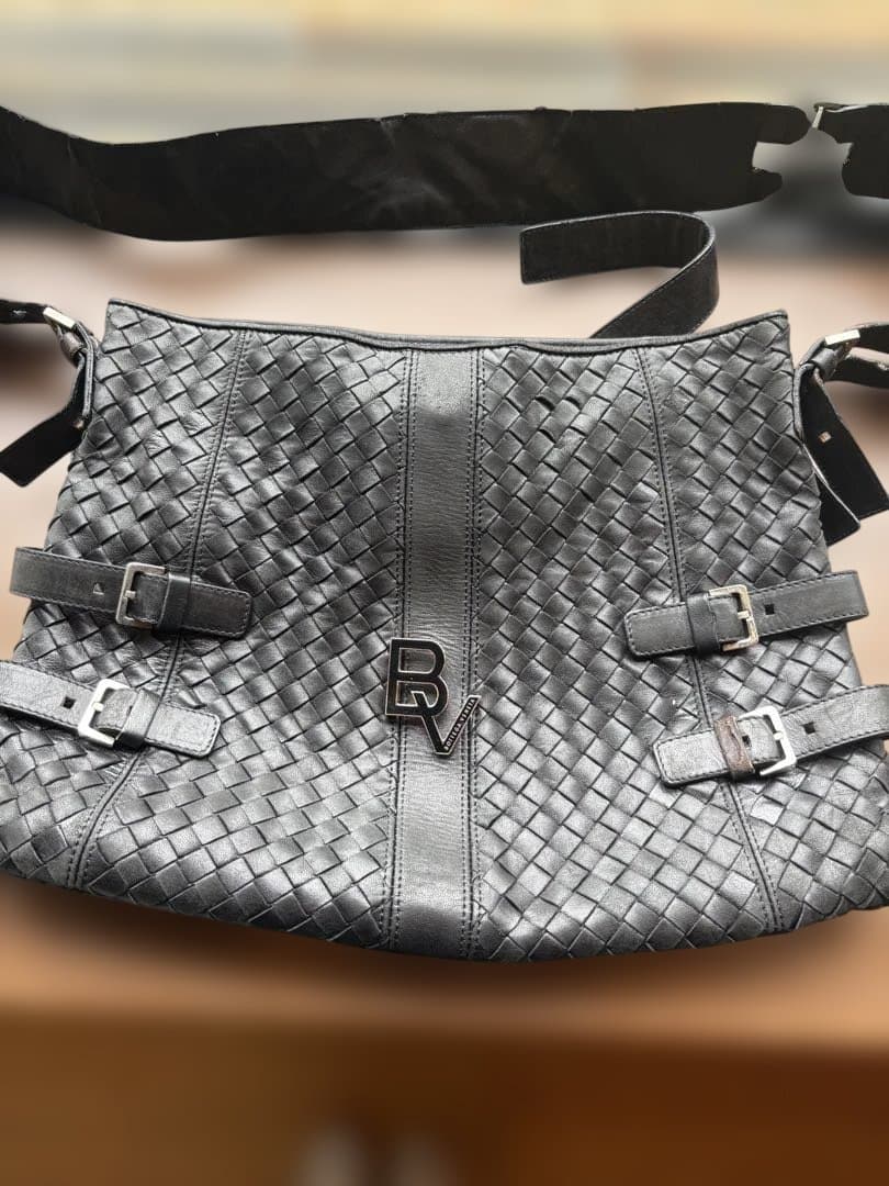 ボッテガ　ブラック ショルダーバッグ 編み込みデザイン