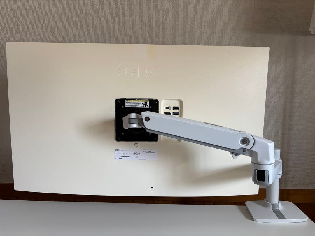 LG 32UP550N モニター 本体➕ エルゴトロン モニターアーム