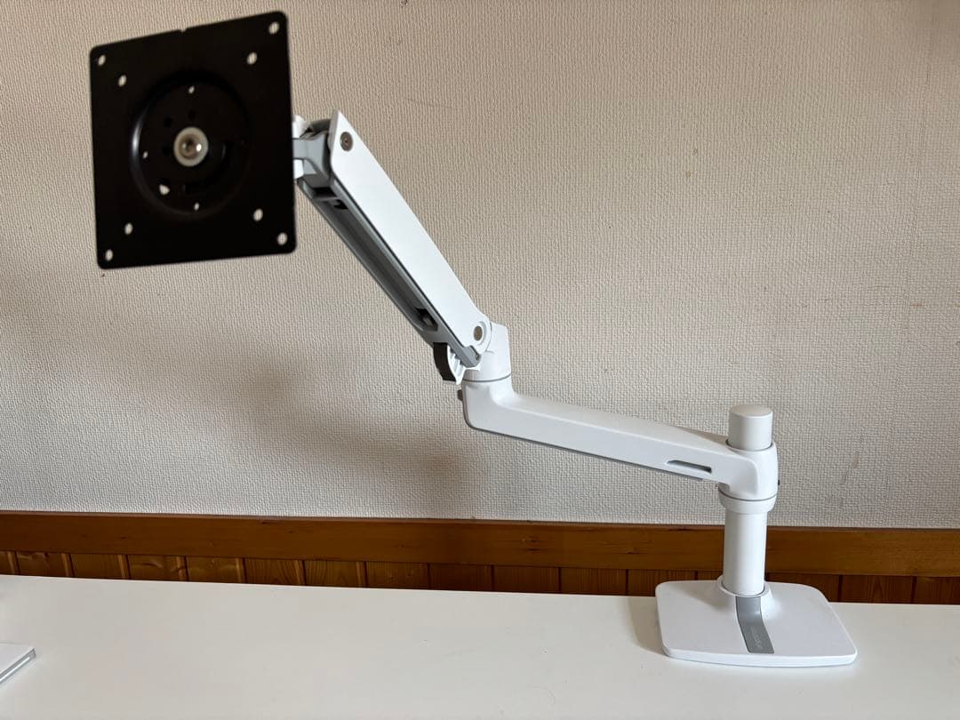 LG 32UP550N モニター 本体➕ エルゴトロン モニターアーム