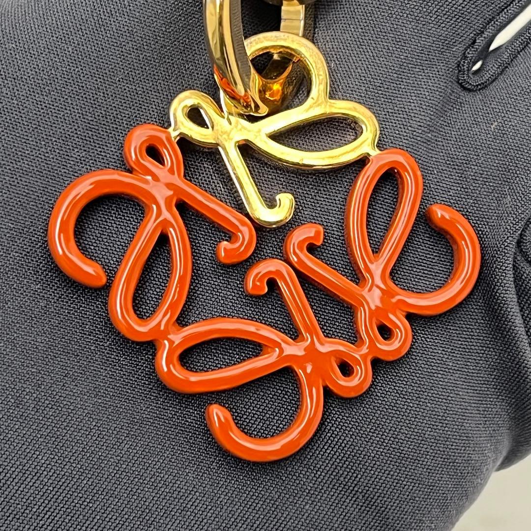 ロエベ アナグラム チャーム ゴールド/スタースカイ LOEWE