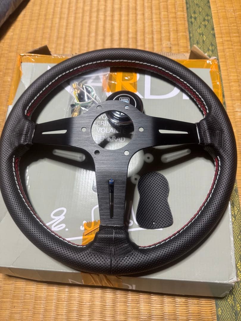 車のステアリング年末超特価❣️