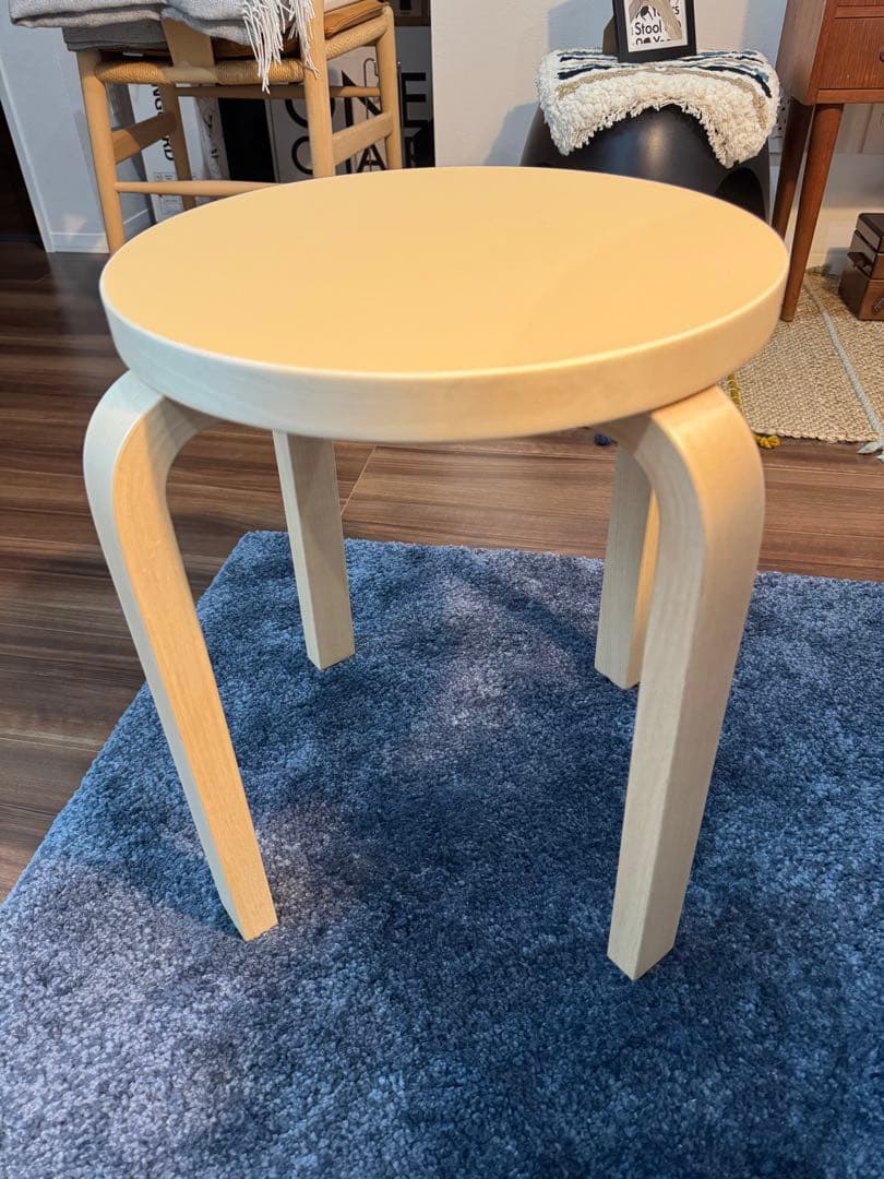 ほぼ新品　artek スツール E60 クレイ　4本脚