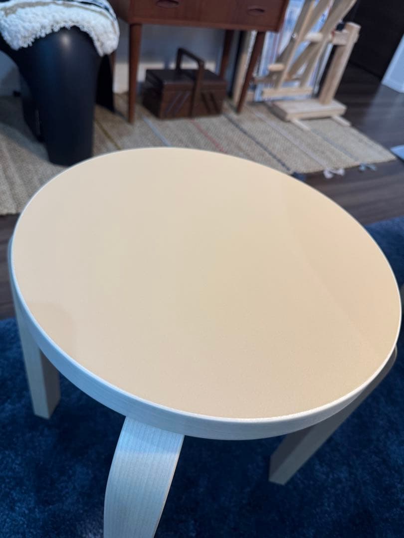 ほぼ新品　artek スツール E60 クレイ　4本脚