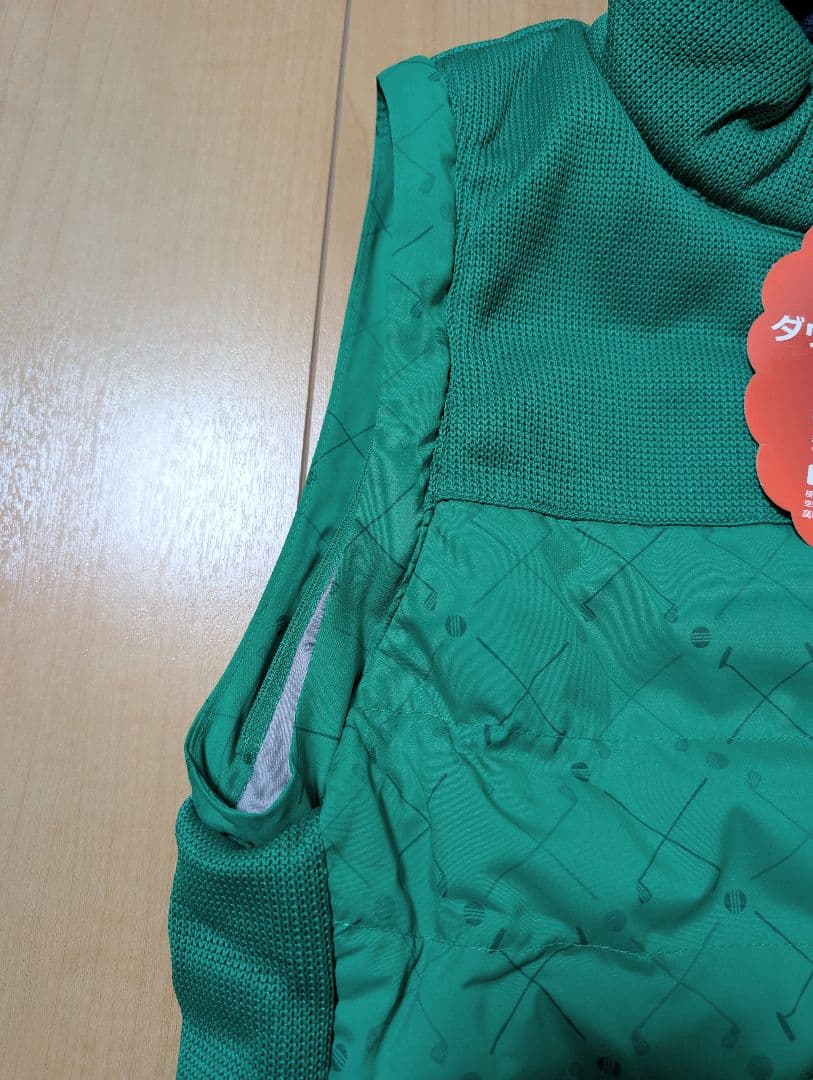 【値下】新品未使用・adidas レディース中綿ジャケット(袖の着脱可)