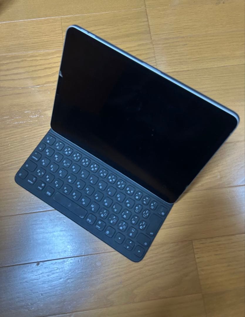 【セール】iPad Pro 11 第二世代 本体+キーボード付きケース