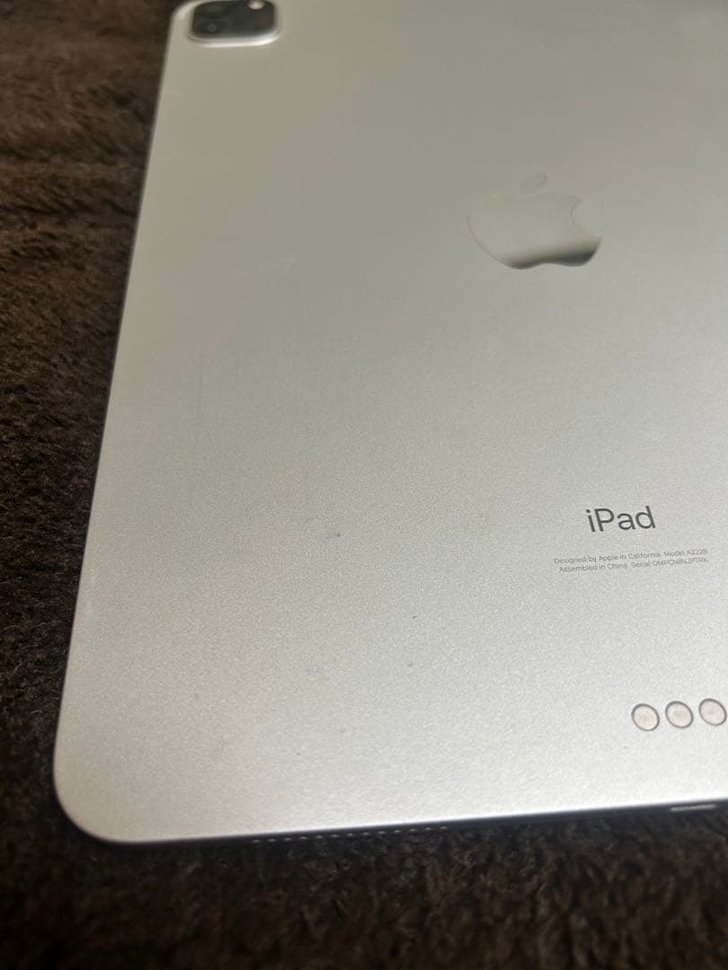 【セール】iPad Pro 11 第二世代 本体+キーボード付きケース