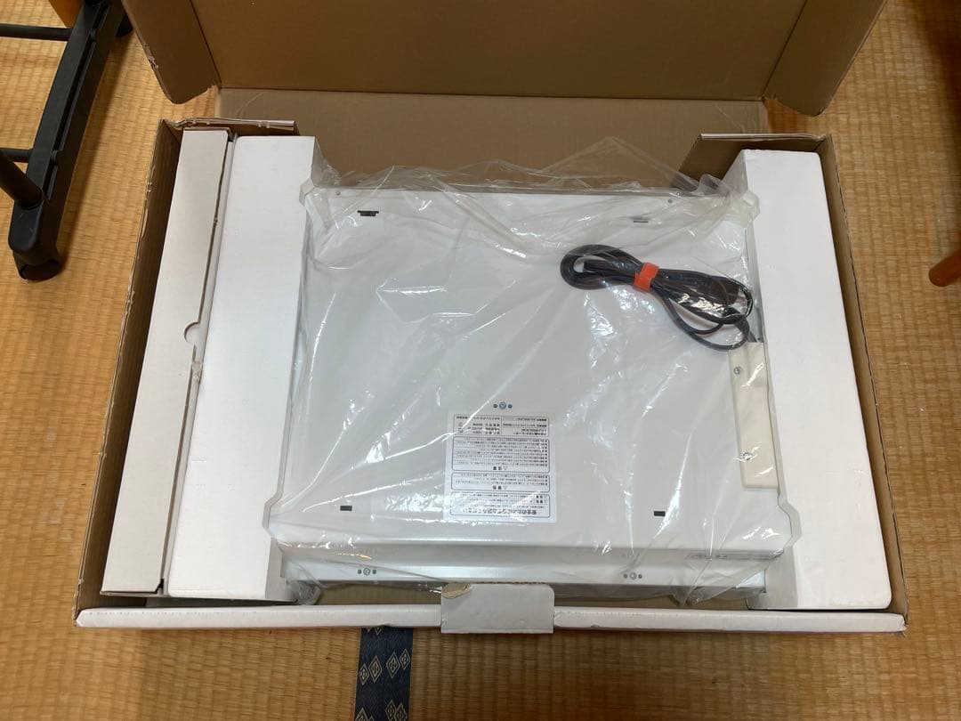 【yo-61】セルトリックス・ジャパン　ソルビエント 遠赤外線パネルヒーター