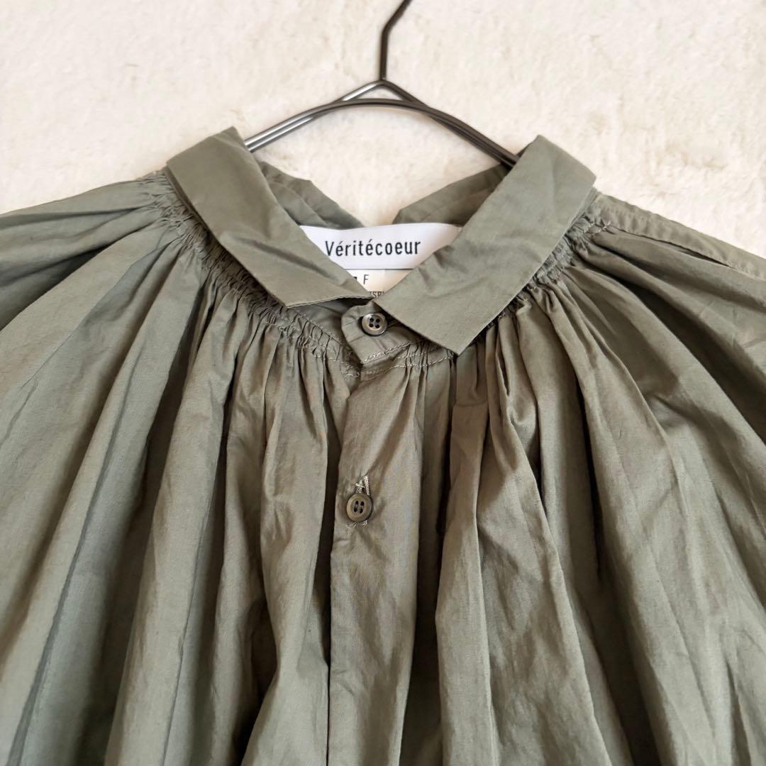 Veritecoeur ヴェリテクール　アンティークブラウス　カーキ　ギャザー