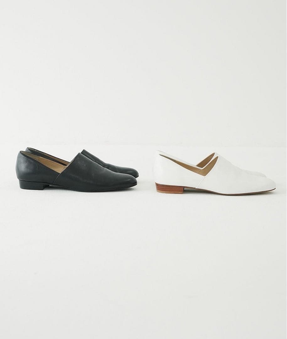 靴 CLANE SIDE CUT STACKED HEEL FLAT SHOES