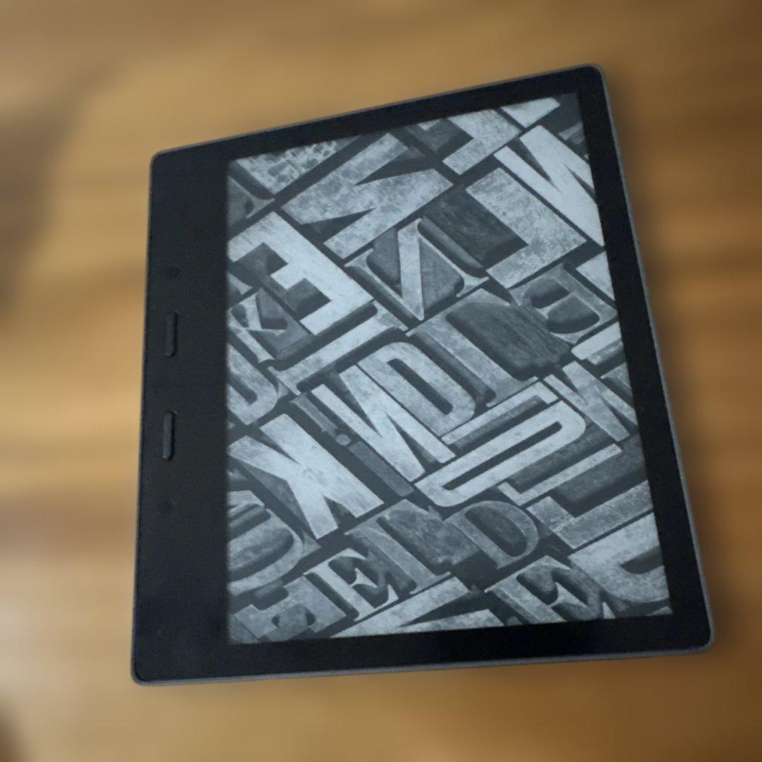 Kindle Oasis 色調調節ライト搭載 wifi 8GB 純正カバー付