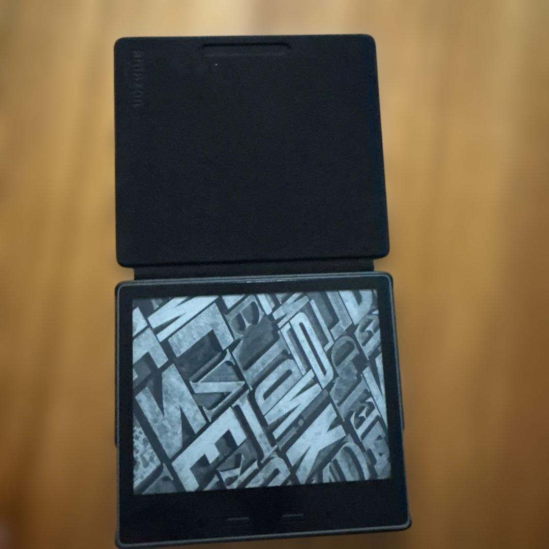 Kindle Oasis 色調調節ライト搭載 wifi 8GB 純正カバー付