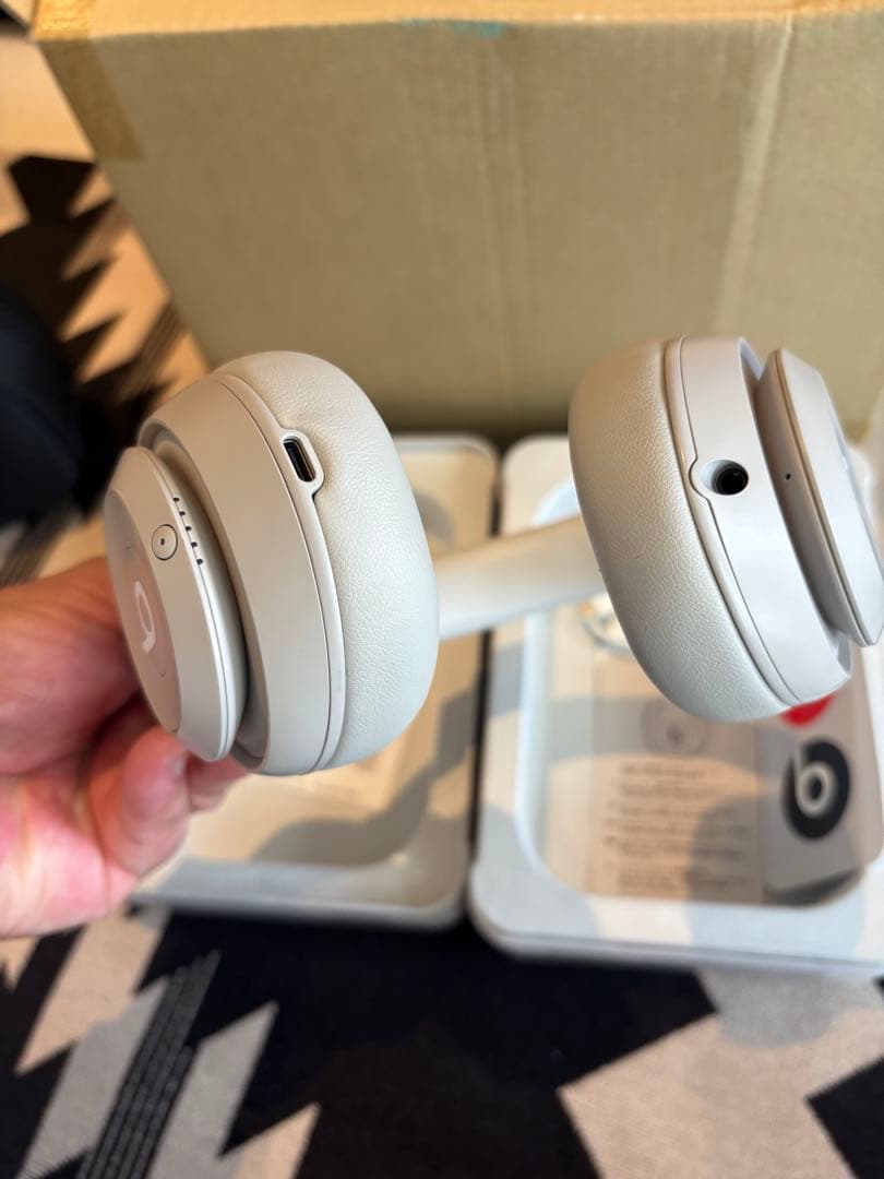 BEATS STUDIO PRO サンドストーン