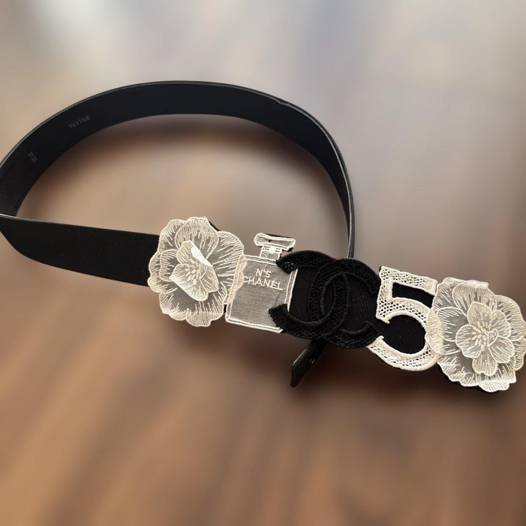CHANEL香水ボトルデザイン ベルト