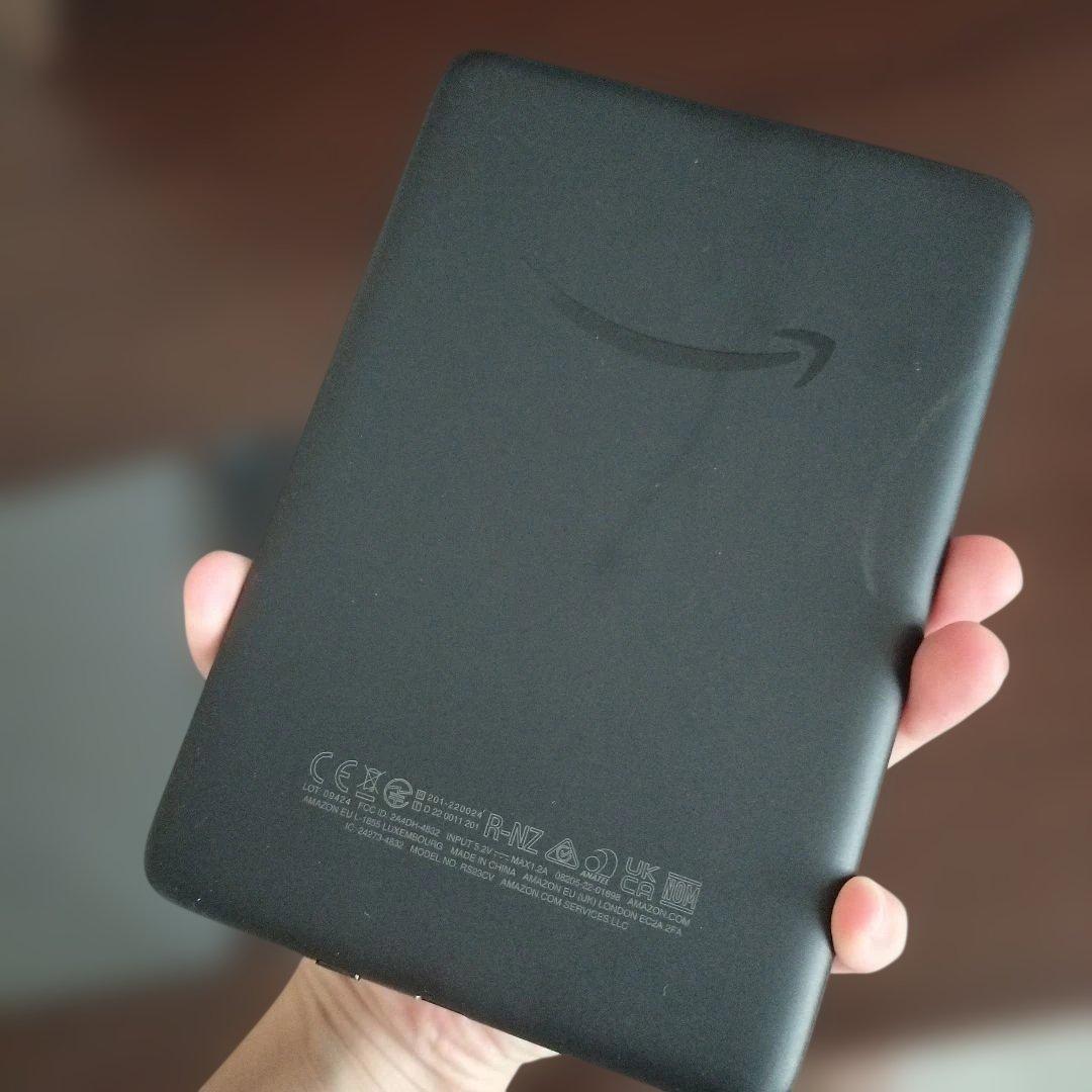 【ほぼ未使用】Amazon Kindleブラック第11世代本体 カバー付き