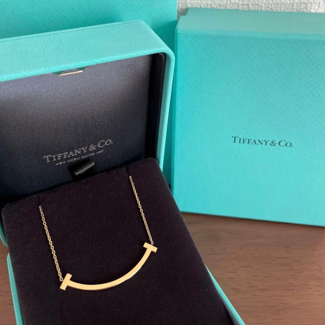 【mommy】ティファニー Tスマイル ペンダント ミディアム