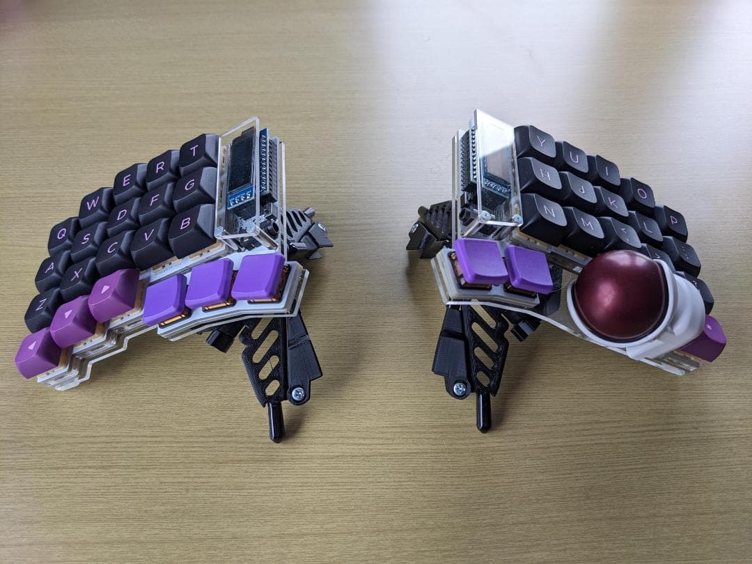 Keyball39ケーブルとテンティングスタンド付き完成品