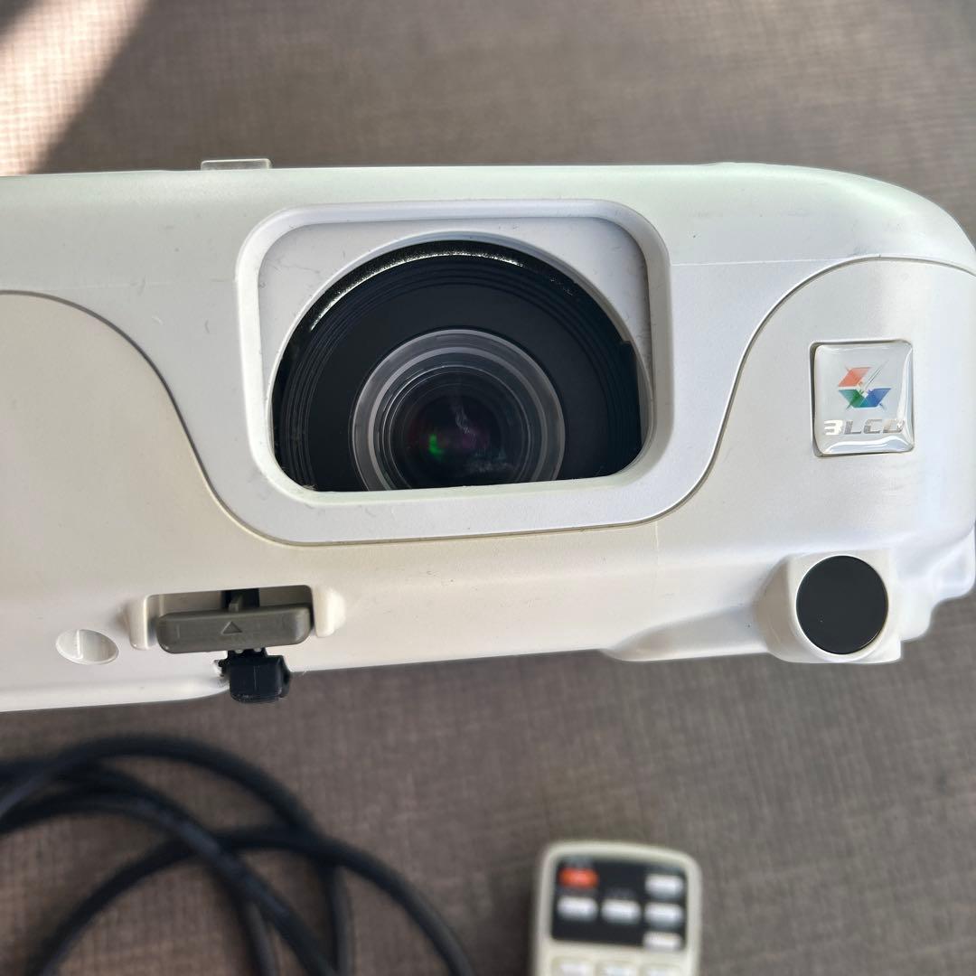 EPSON EB-S02H プロジェクター 本体最終値下げ早い者勝ちです