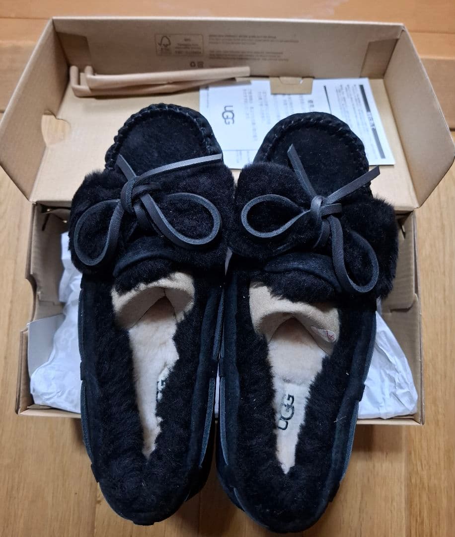 UGG モカシン ミネトンカ