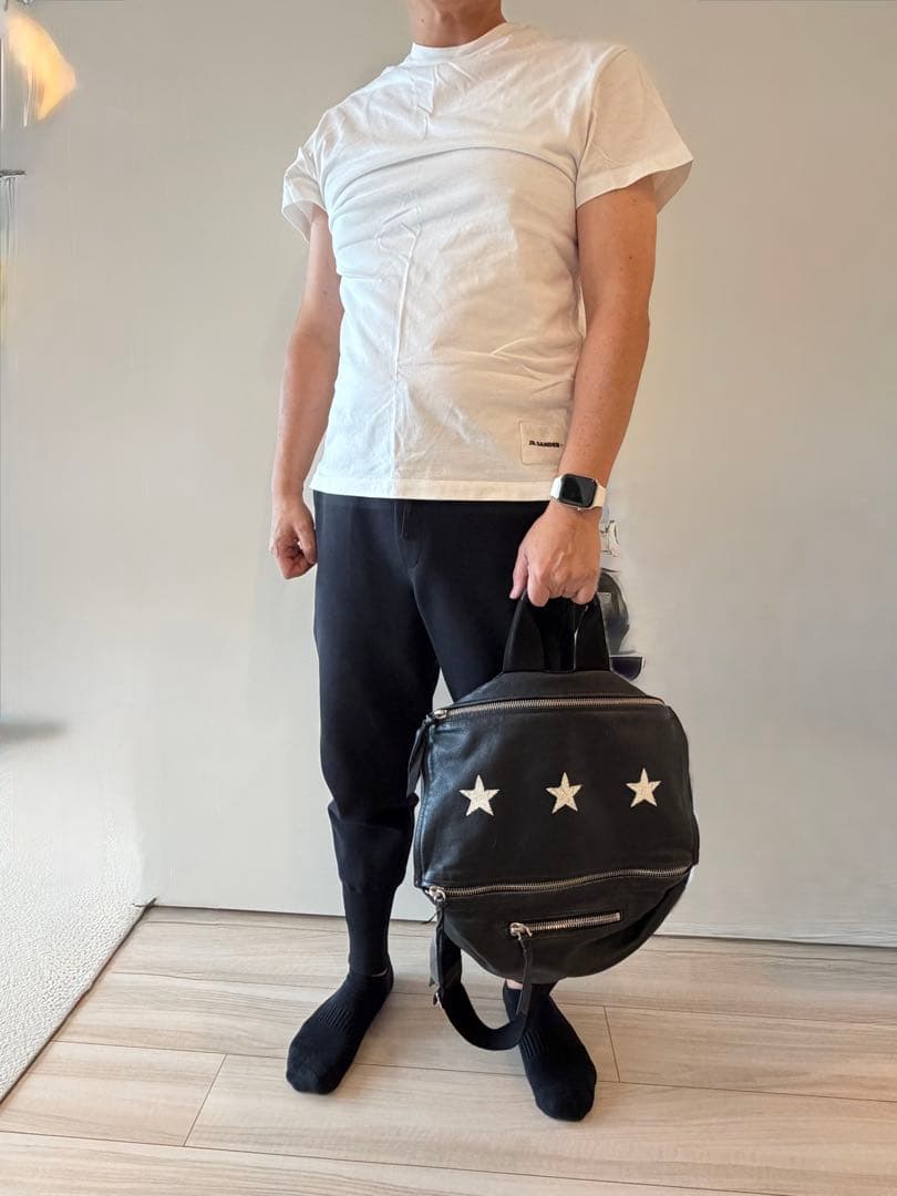 GIVENCHY ブラックレザー ショルダーバッグ