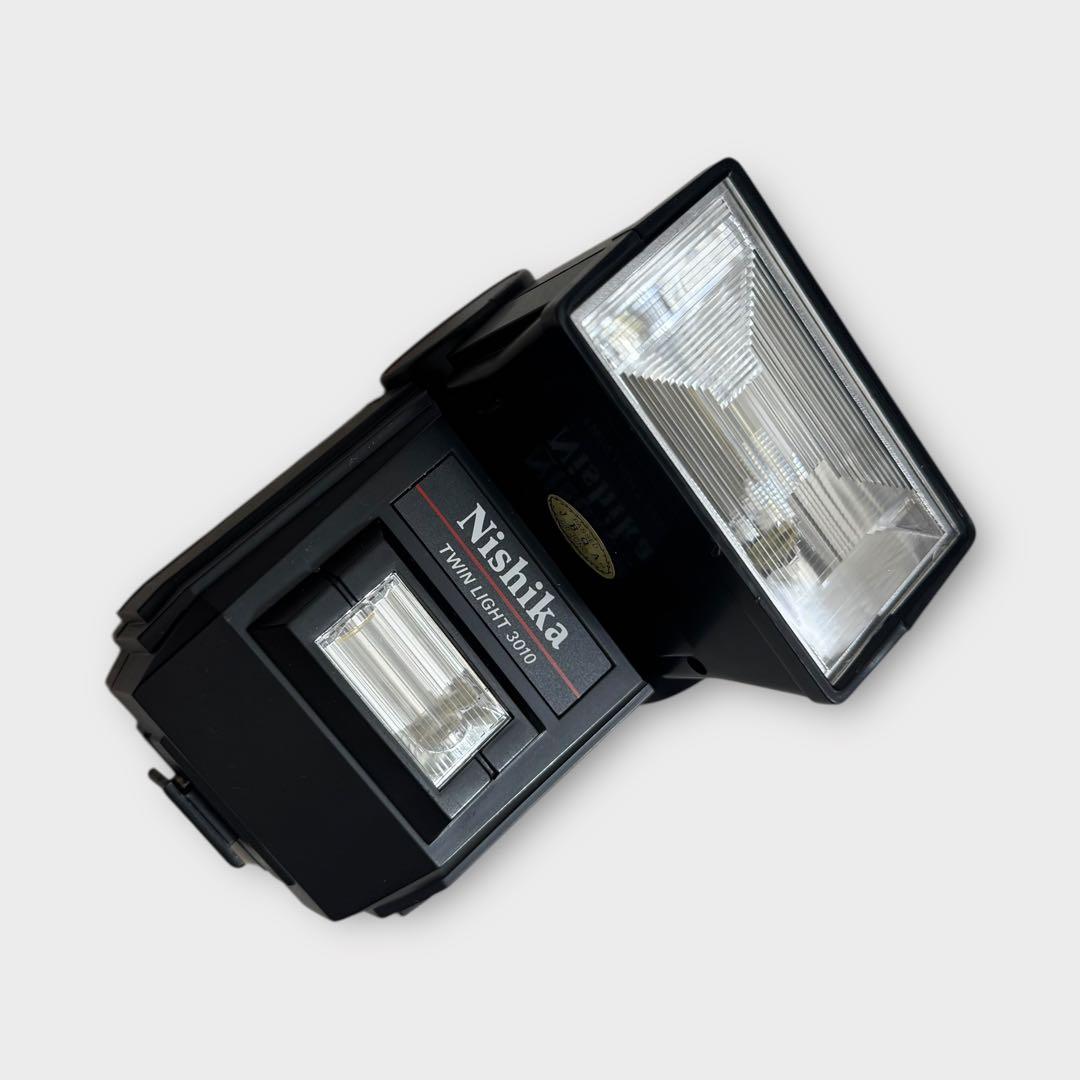 9353.Nishika N8000 3D 四眼カメラ ストロボ 3010