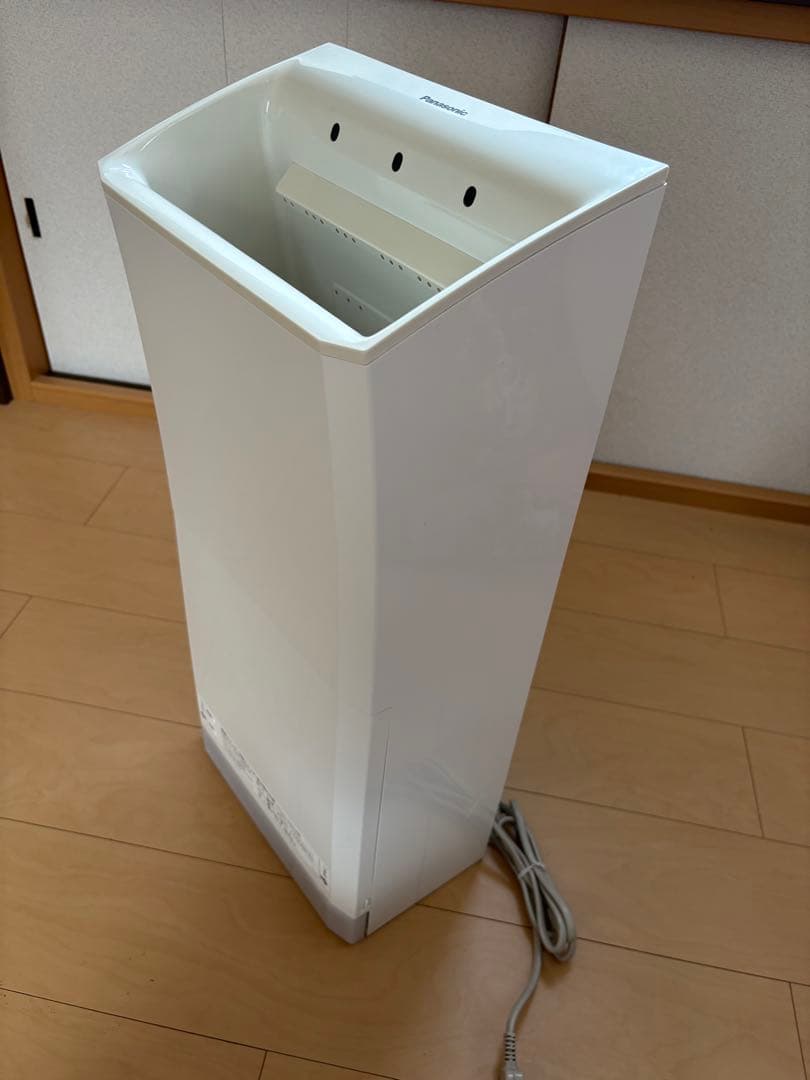 ハンドドライヤー