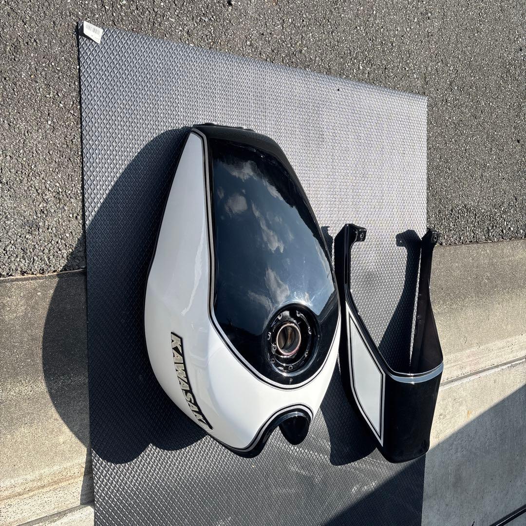 y*u様 ゼファー400純正タンク　テールカウル