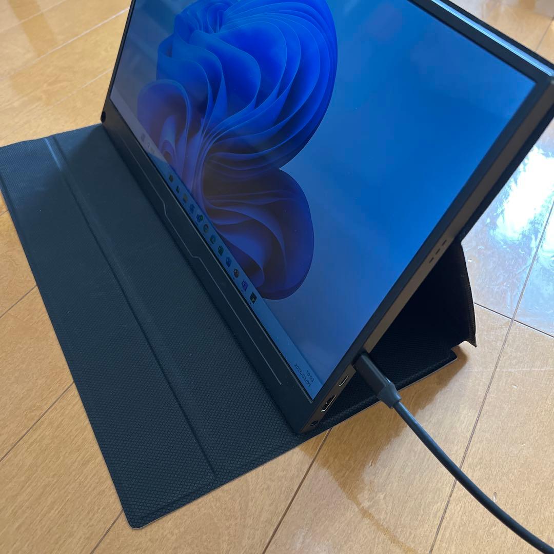 ポータブルモニター (スタンド・コード付き)