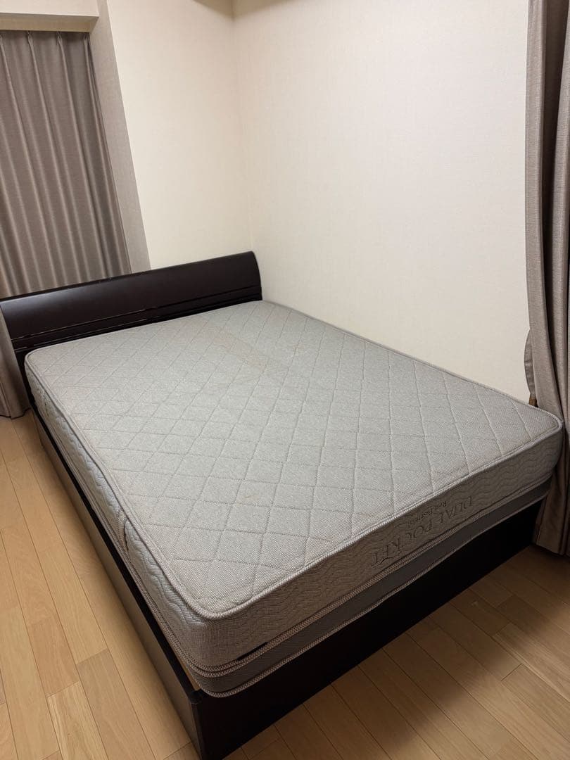 ダブルサイズ ベッド マットレス付き