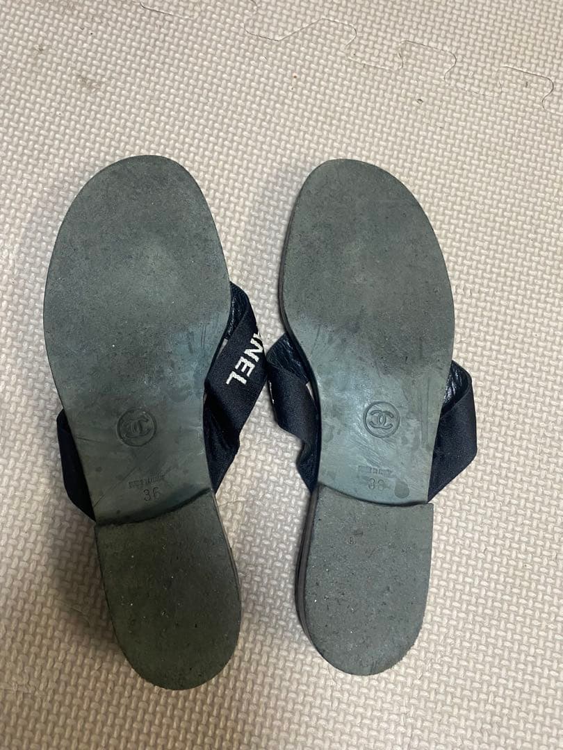 CHANEL ブラック フリップフロップサンダル