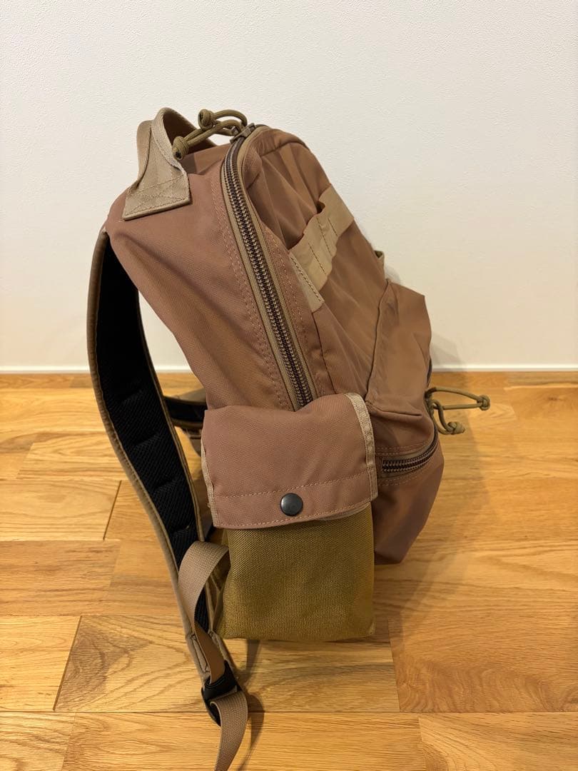 BRIEFING × FUJITO Expedition Pack　Coyote